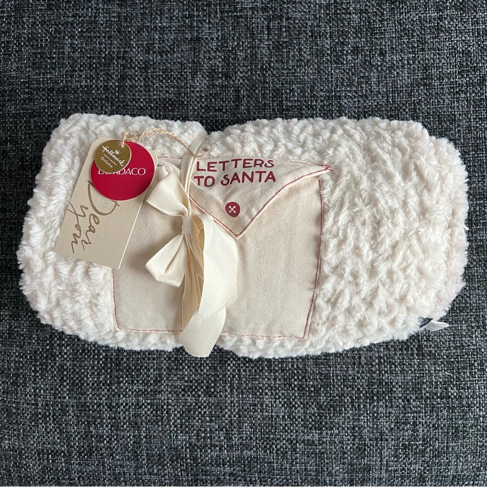 NWT Demdaco Letters to Santa Pocket Blanket, 50x60